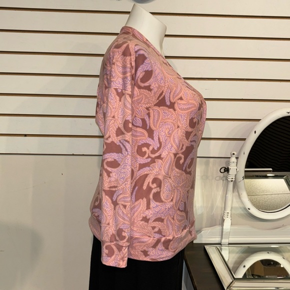 LulaRoe top - Picture 3 of 7